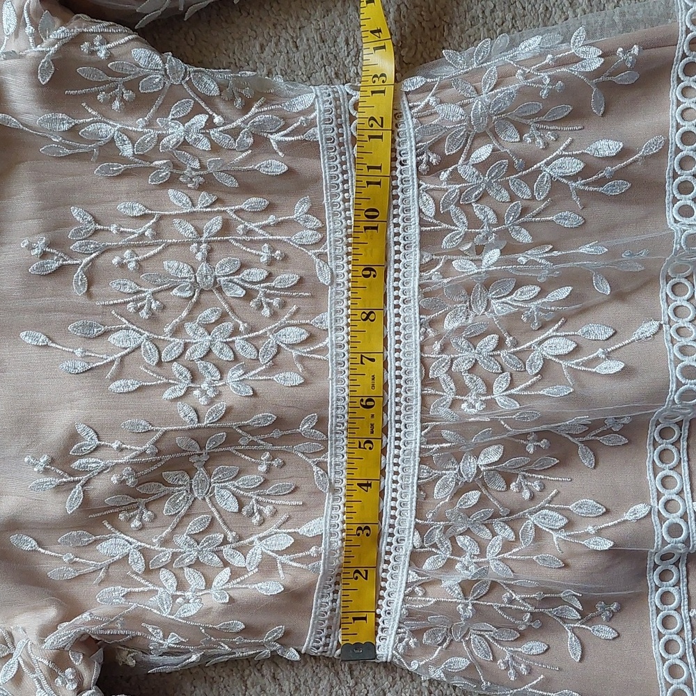 Veiled Collection Cream and White Embroidered Maxi Dress Sz XS - Picture 14 of 17